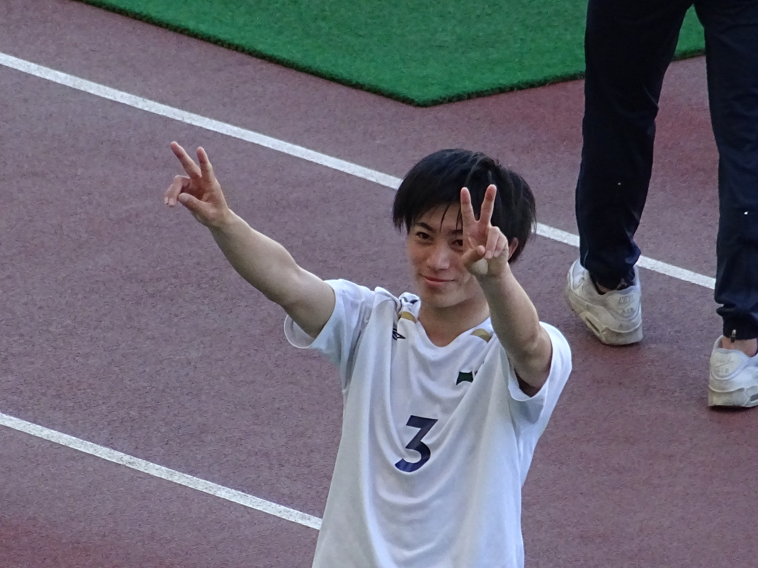 大阪サッカー選手権 気迫のこもったプレーが勝利を呼び込んだ 準決勝 阪南大クラブ 近畿大を見てきた てくサカ